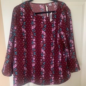 ❗️NWT❗️Maroon Floral Flared Sleeve Blouse